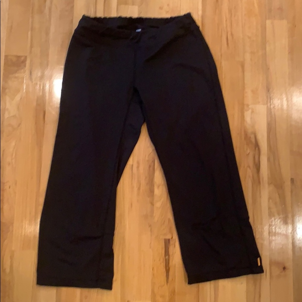 Lucy 3/4 yoga pants